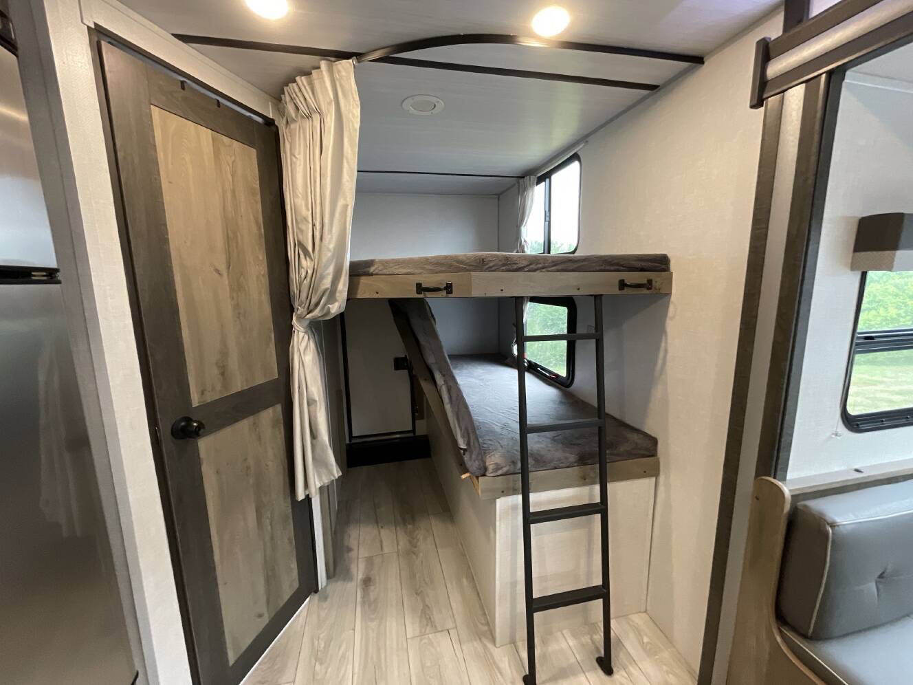A photo of this 2022 Forest River SURVEYOR 276BHLE