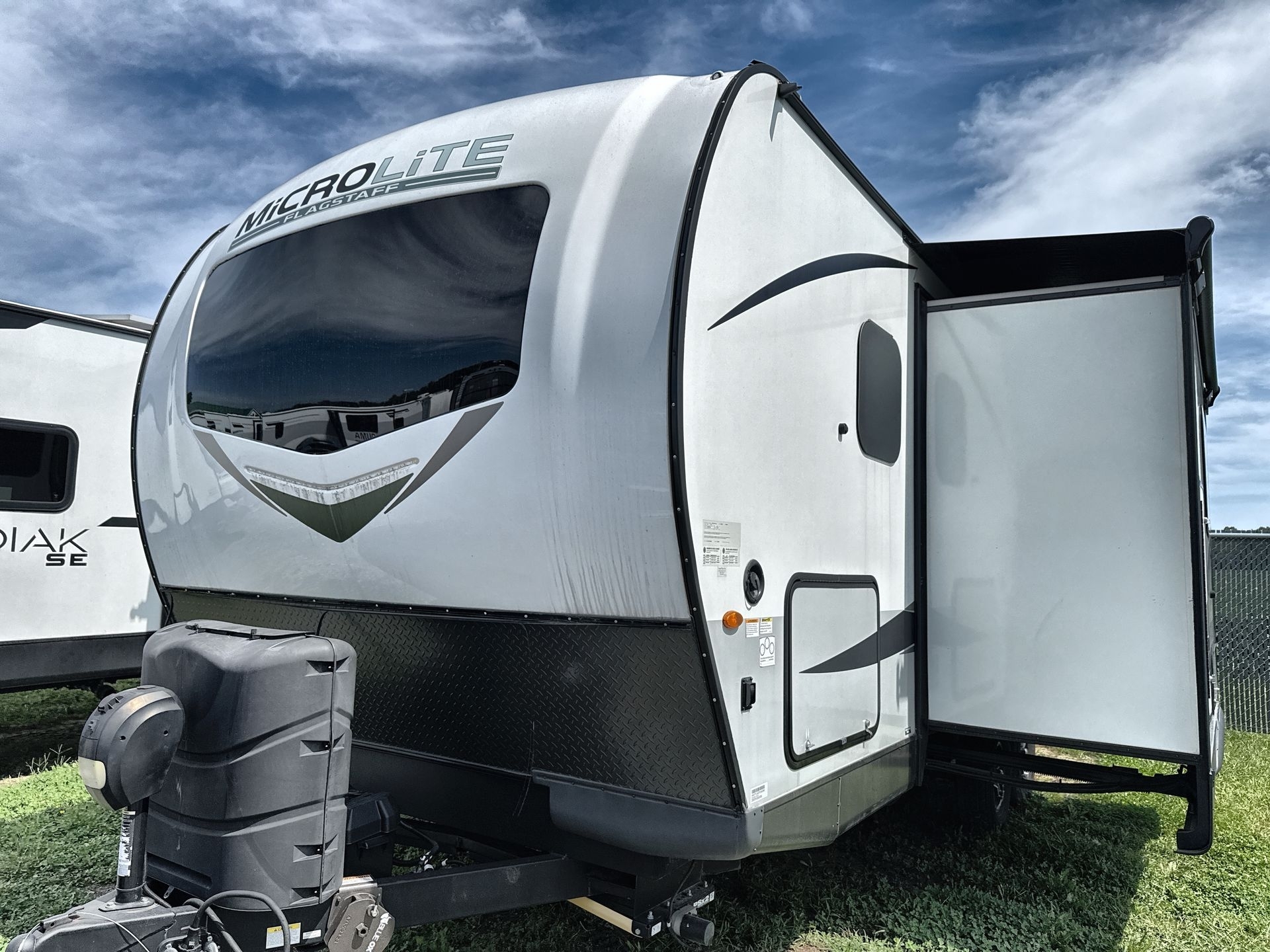 2023 Forest River FLAGSTAFF MICRO LITE 25BRDS in milford DE