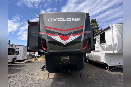 2025 Heartland CYCLONE 4008 in bend OR