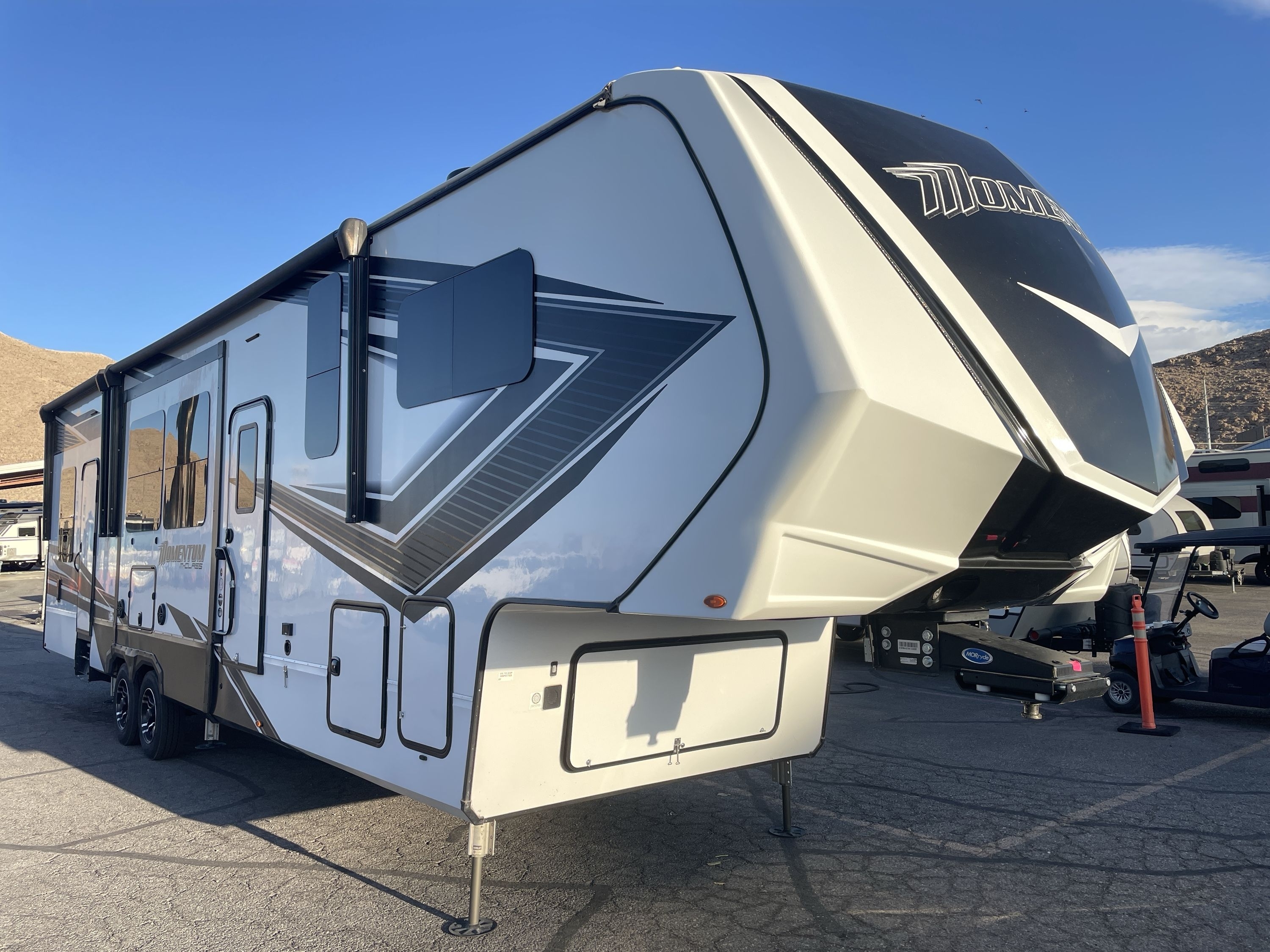 2022 Grand Design MOMENTUM M CLASS 351MS in las vegas NV
