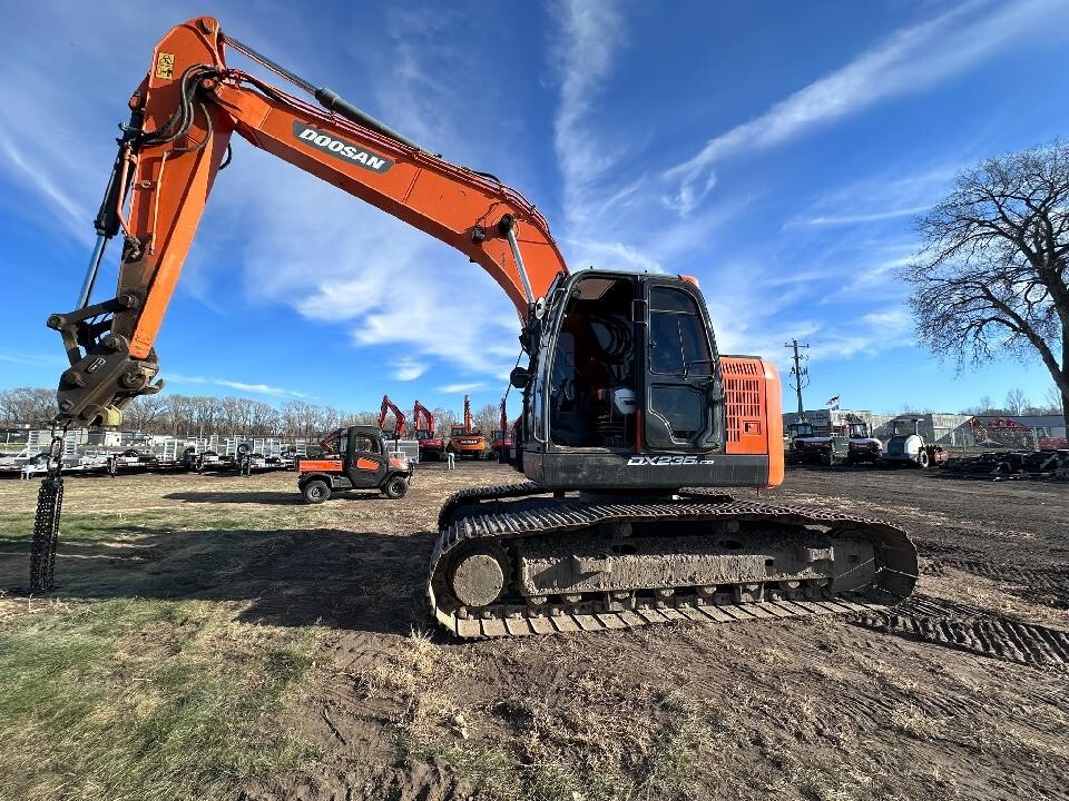 2018 DEVELON DX235 LCR-5 in Shakopee, MN