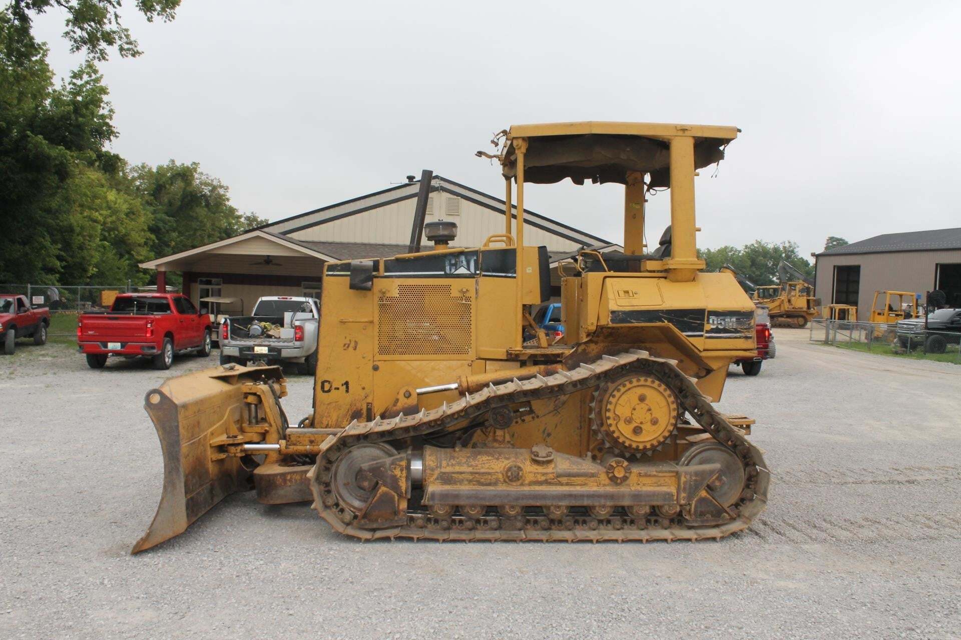 1998 CATERPILLAR D5M XL in Pleasureville, KY