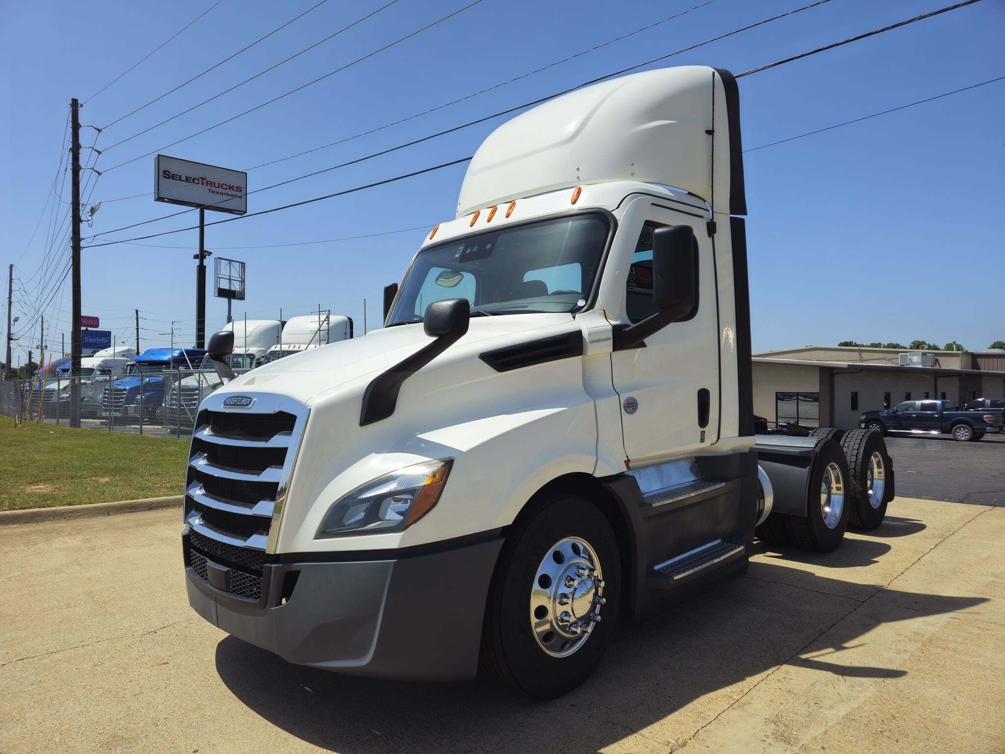 2021 FREIGHTLINER CASCADIA 126 in Bryan, TX
