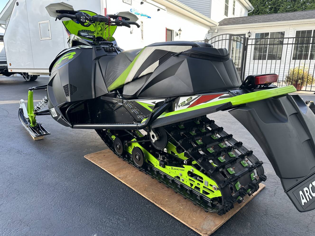 A photo of this 2018 Arctic Cat ZR 8000 LIMITED 129
