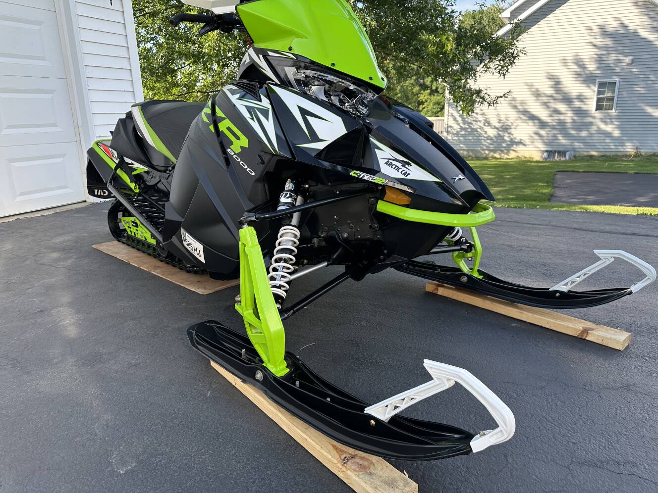 A photo of this 2018 Arctic Cat ZR 8000 LIMITED 129