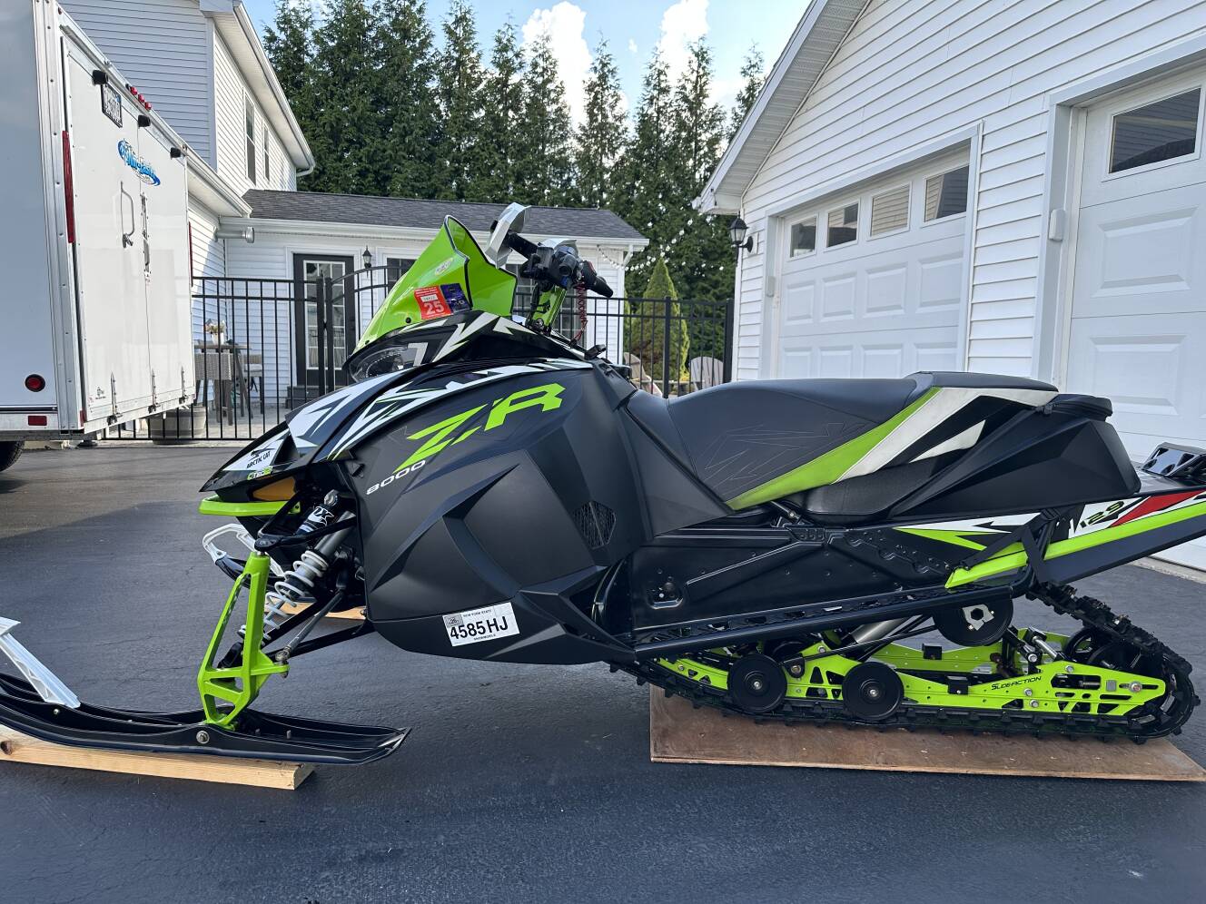 A photo of this 2018 Arctic Cat ZR 8000 LIMITED 129