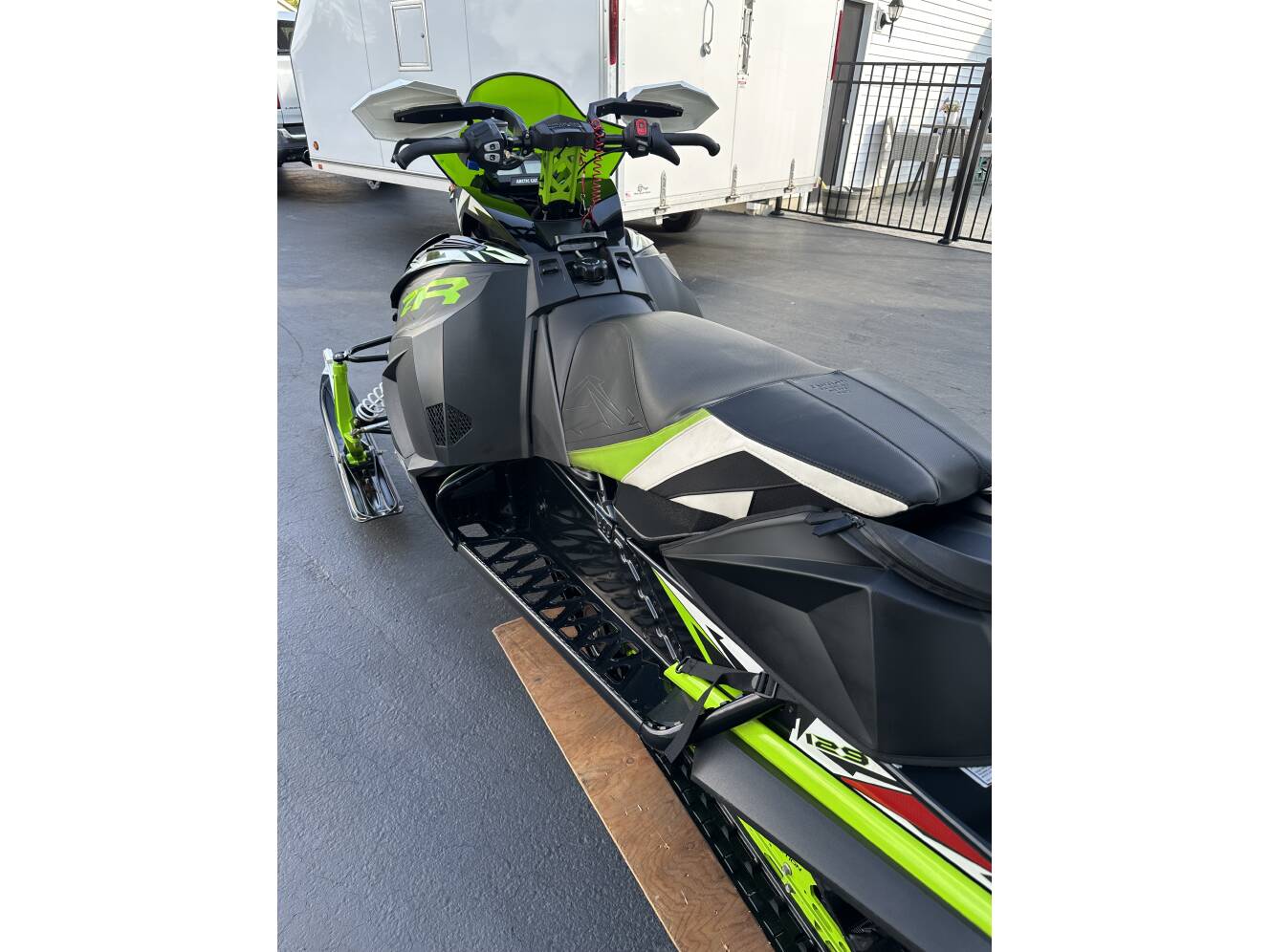 A photo of this 2018 Arctic Cat ZR 8000 LIMITED 129
