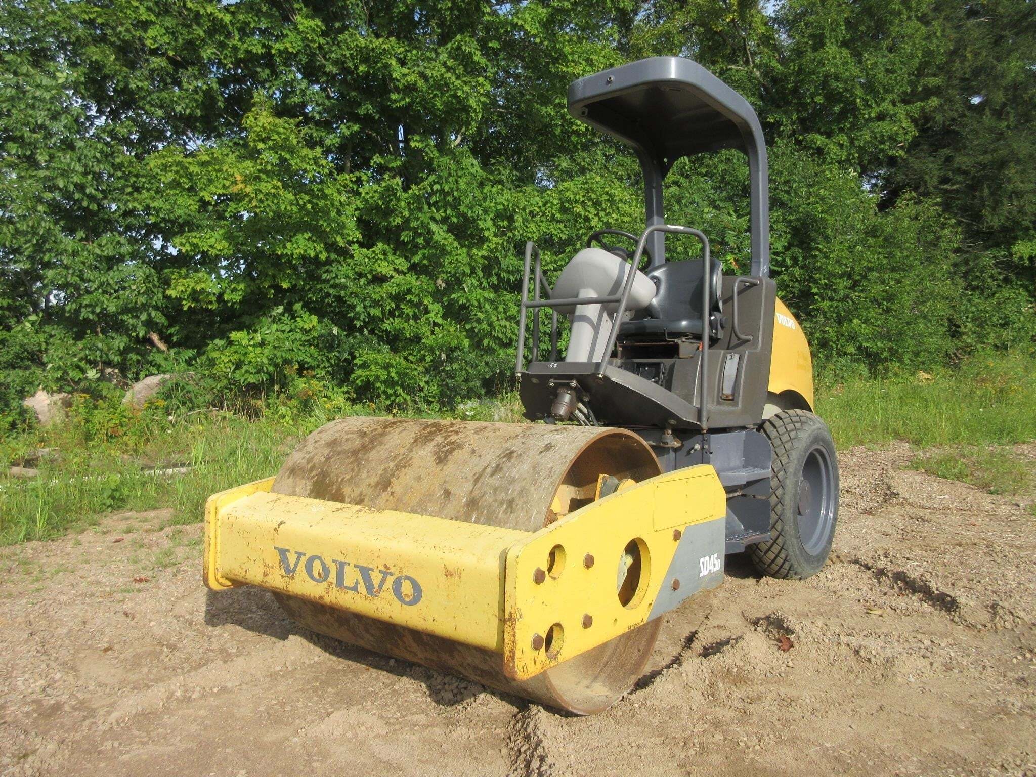 2007 VOLVO SD45D in Wittenberg, WI