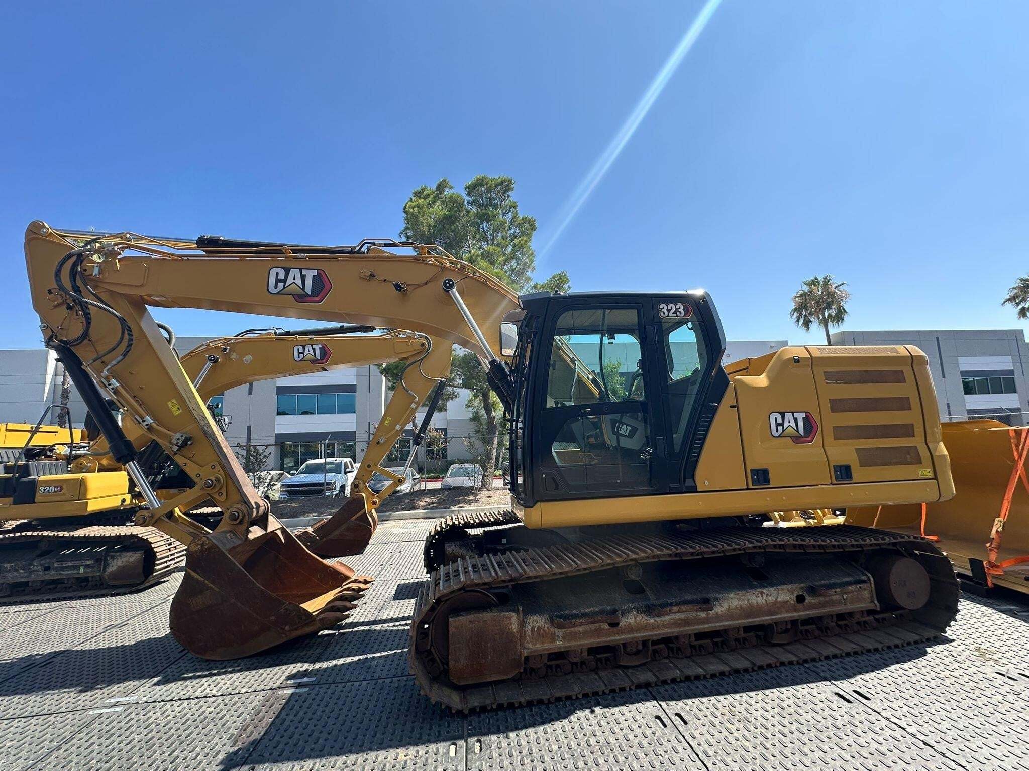 2022 CATERPILLAR 323 in Ontario, CA