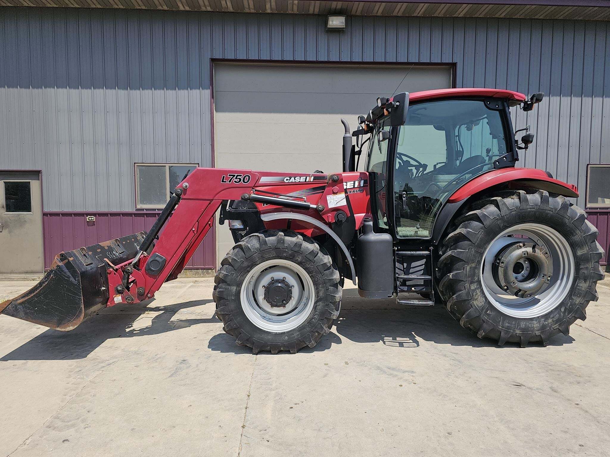 2009 CASE IH MAXXUM 125 in Caledonia, MN