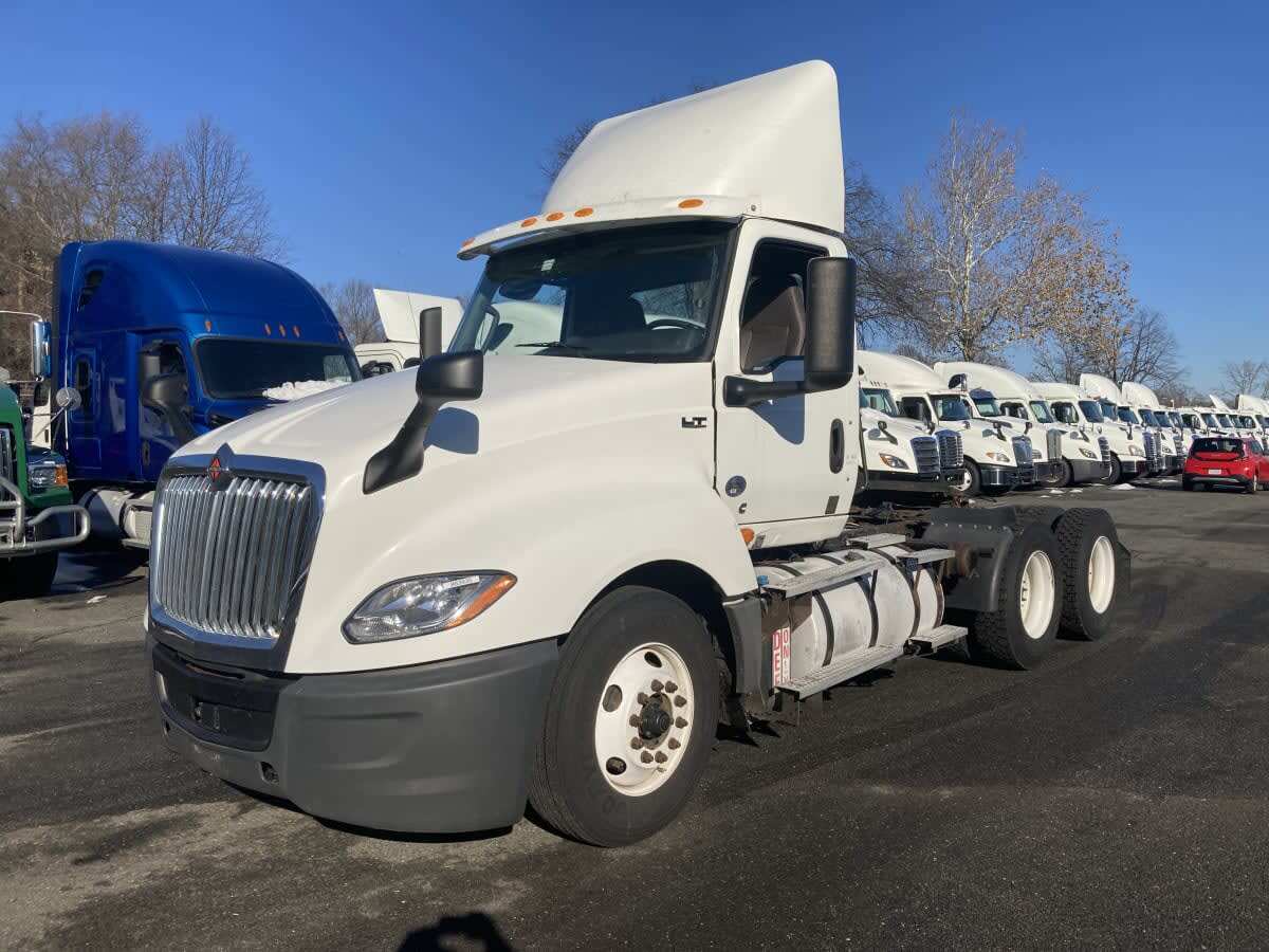 2019 INTERNATIONAL LT625 DAYCAB T/A in Springfield, MA