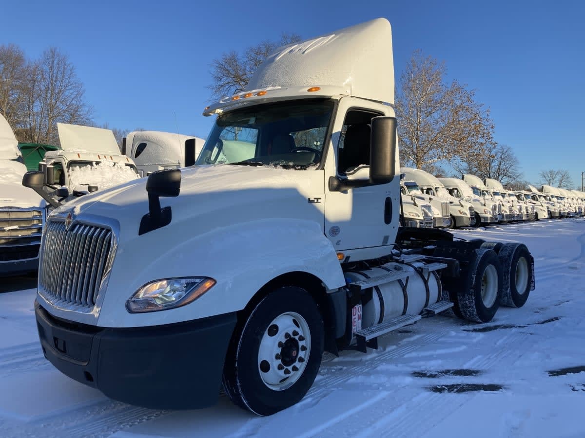 2019 INTERNATIONAL LT625 DAYCAB T/A in Springfield, MA