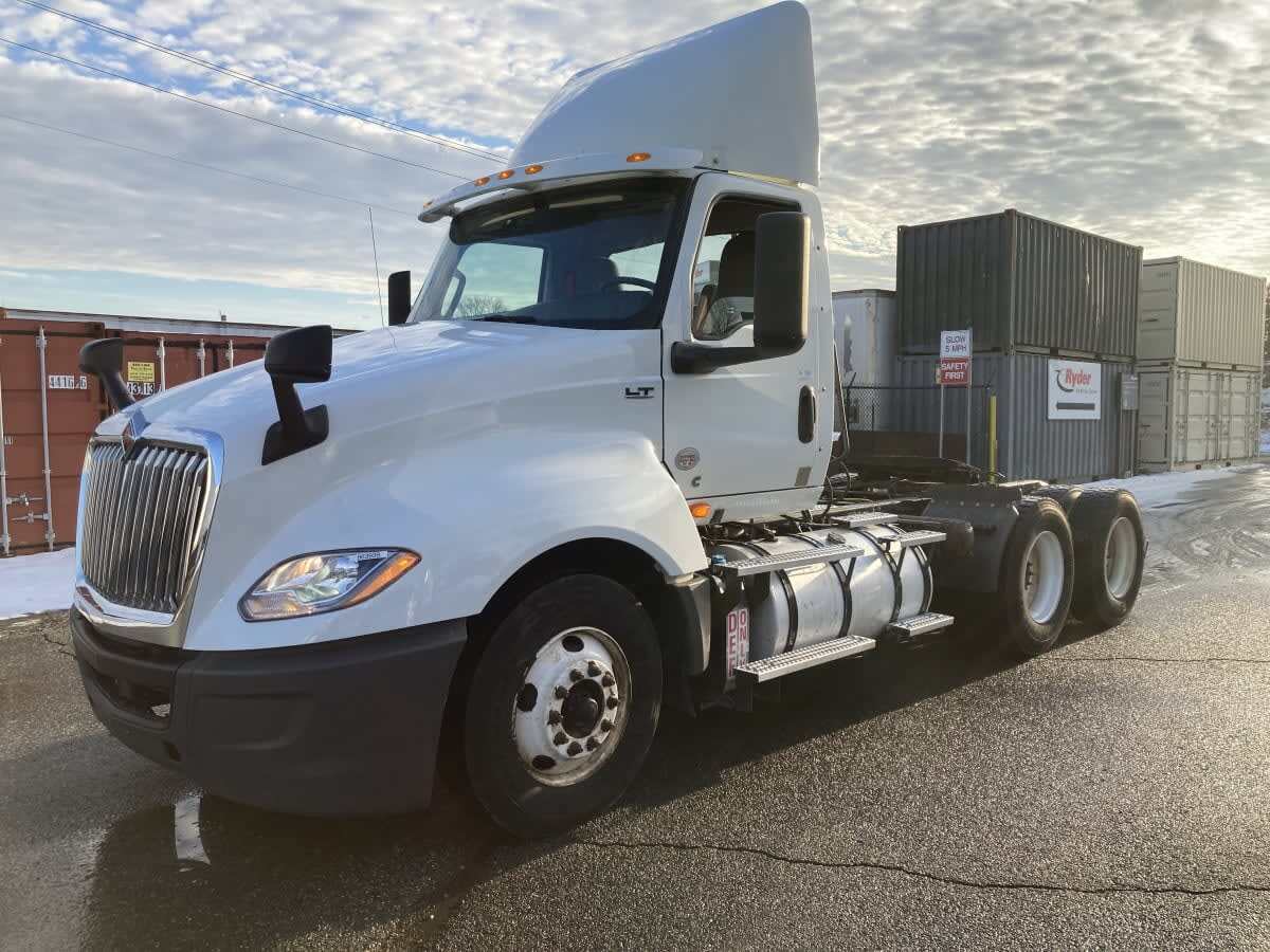 2019 INTERNATIONAL LT625 DAYCAB T/A in Springfield, MA