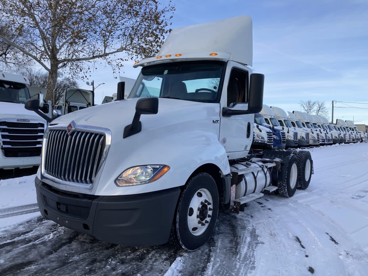 2019 INTERNATIONAL LT625 DAYCAB T/A in Springfield, MA