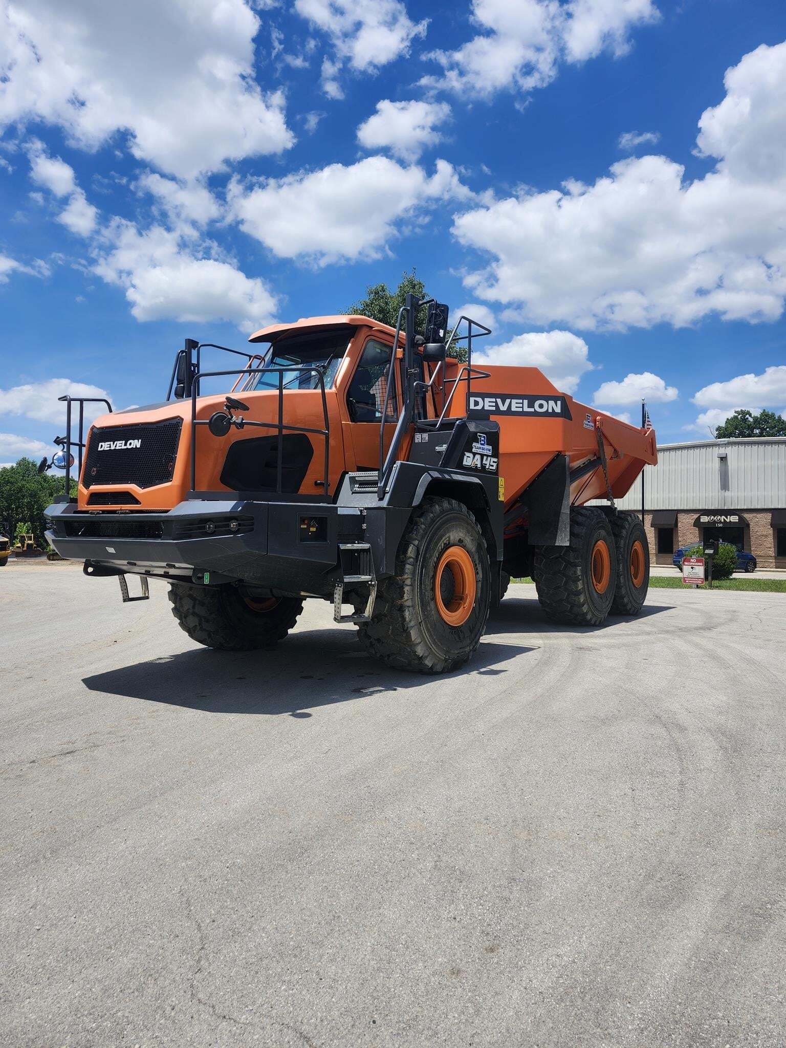 2023 DEVELON DA45-5 in Bardstown, KY