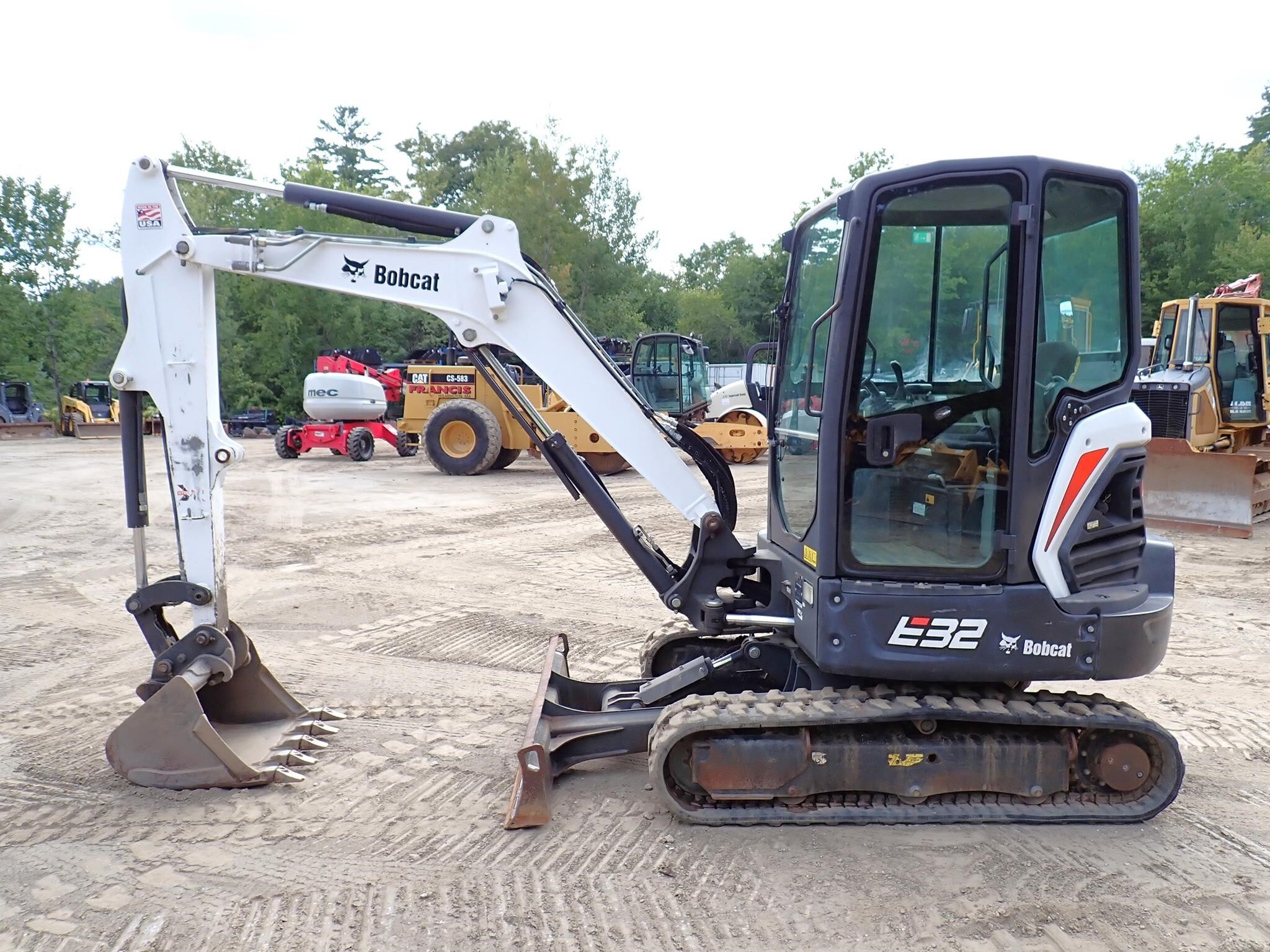 2019 BOBCAT E32I in Phillipston, MA