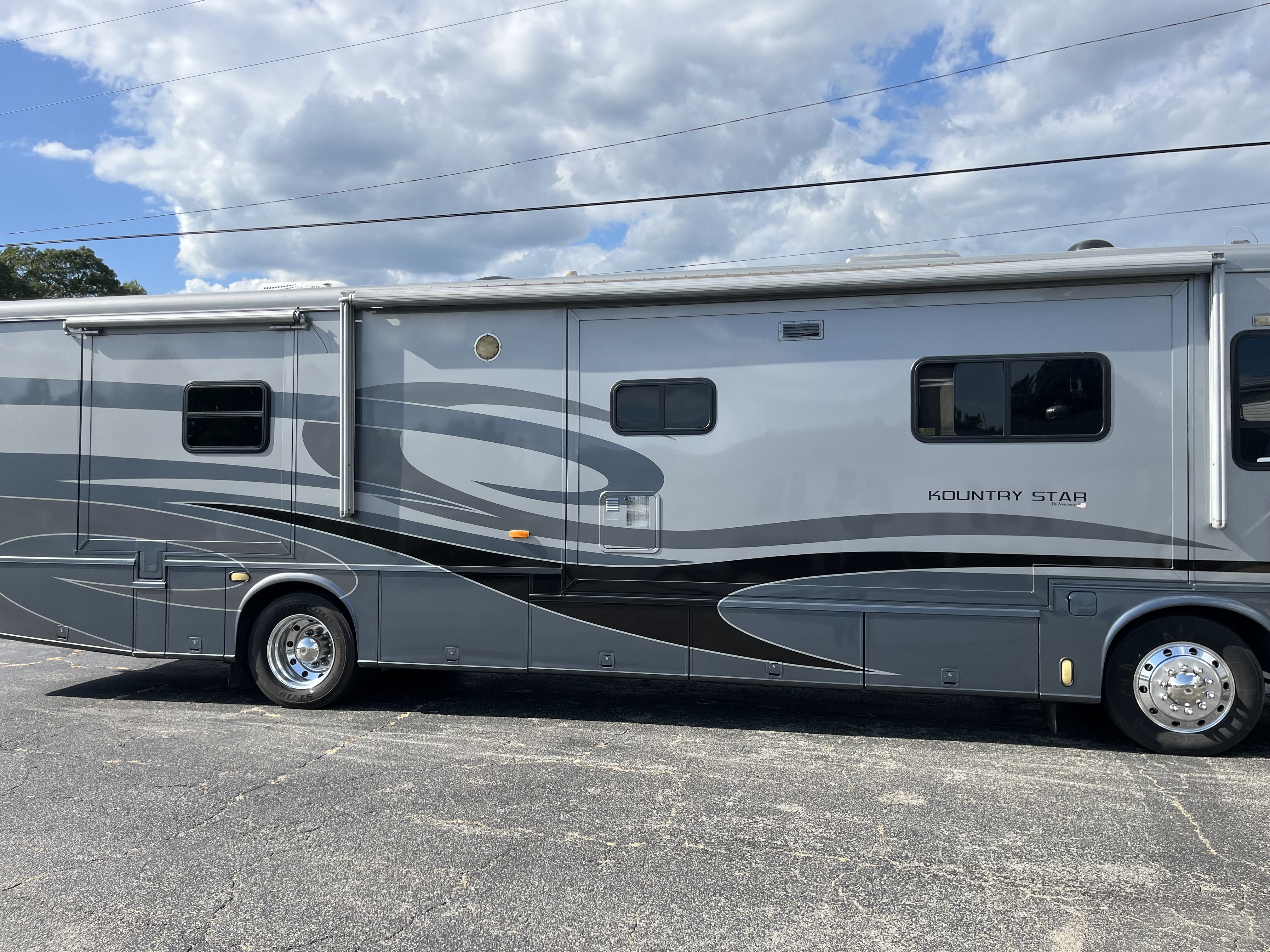 2005 Newmar KOUNTRY STAR 3910 in brandywine MD