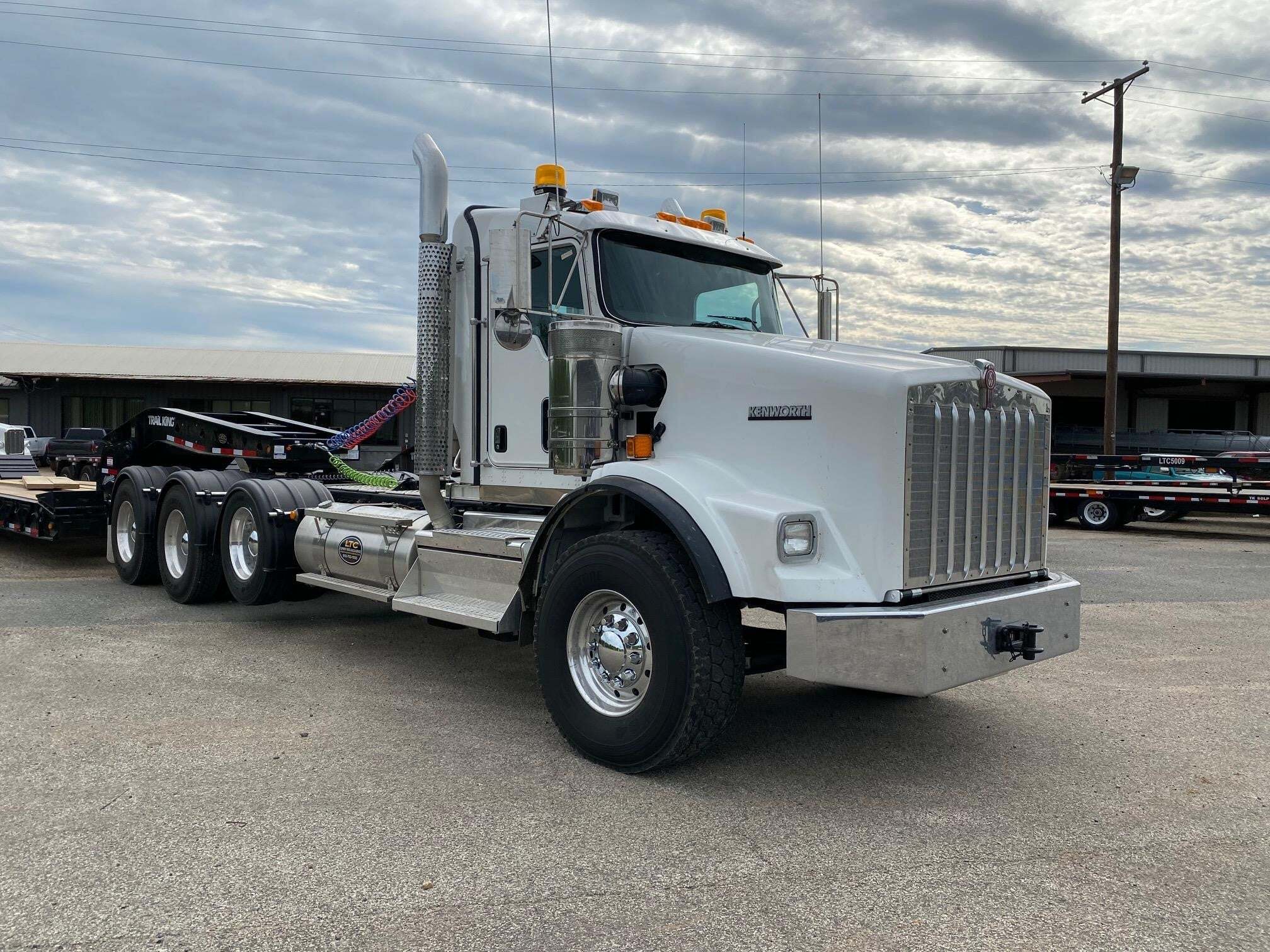 2021 KENWORTH T800 in Longview, TX