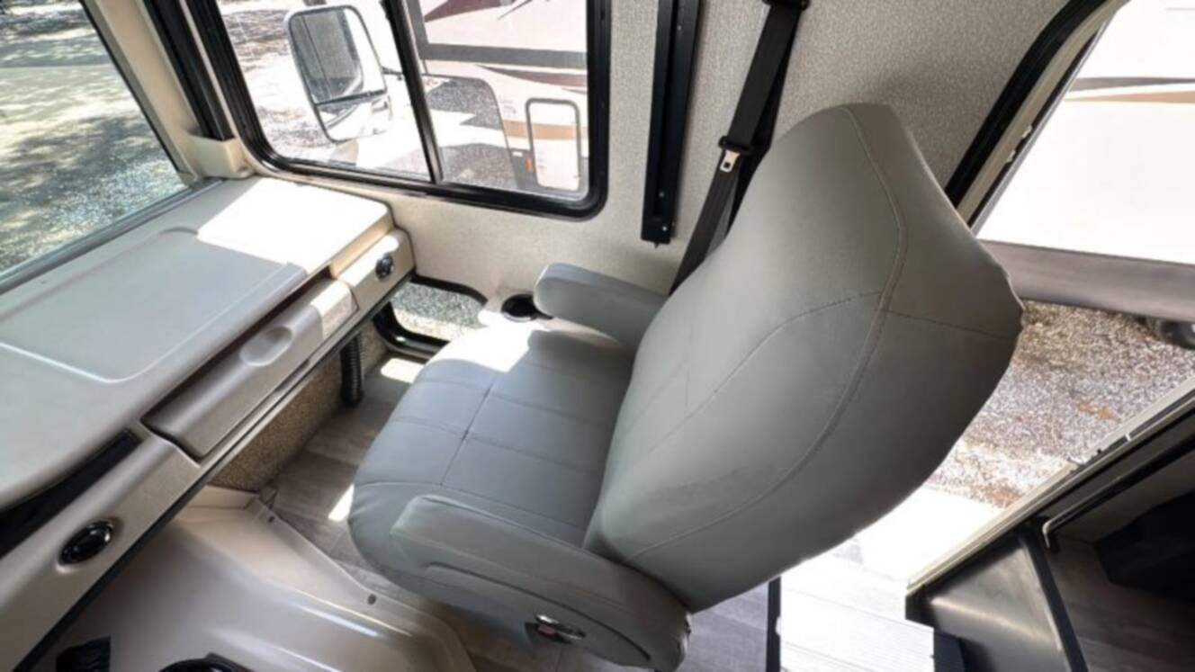 A photo of this 2019 Fleetwood Flair 29M