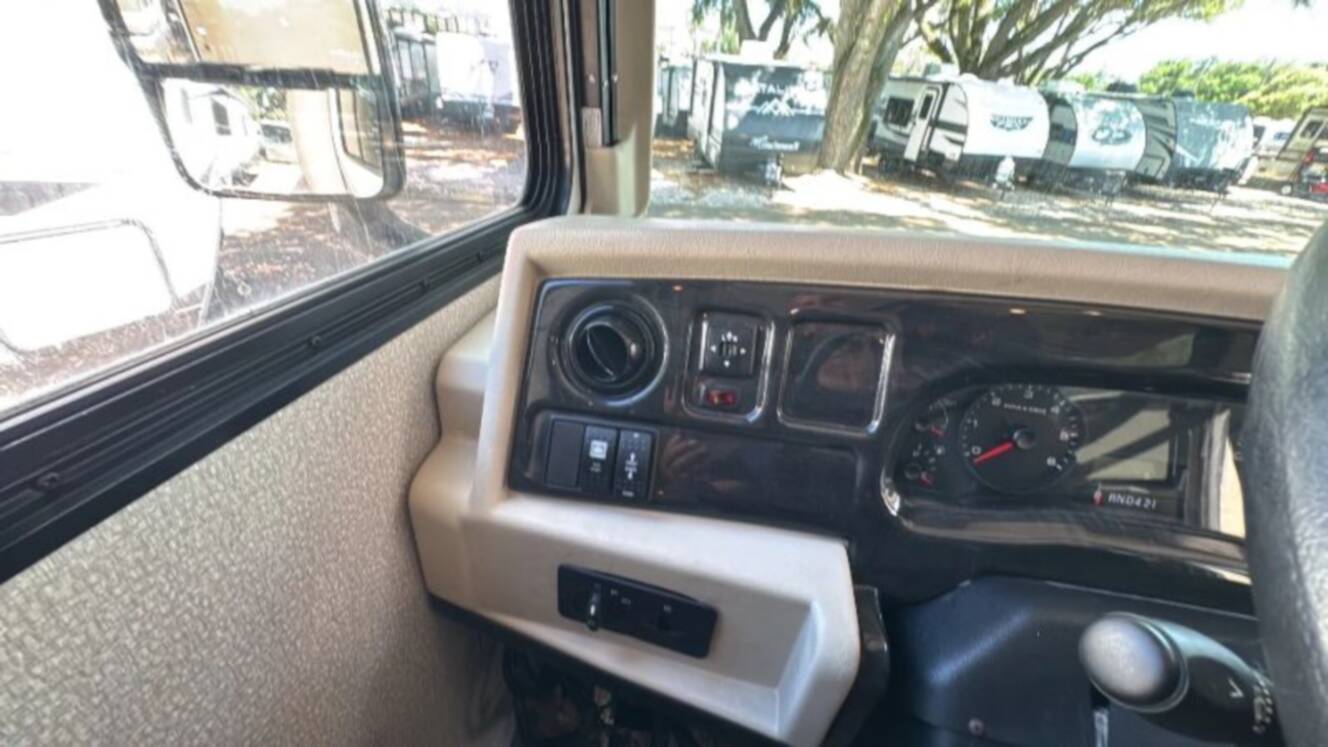 A photo of this 2019 Fleetwood Flair 29M