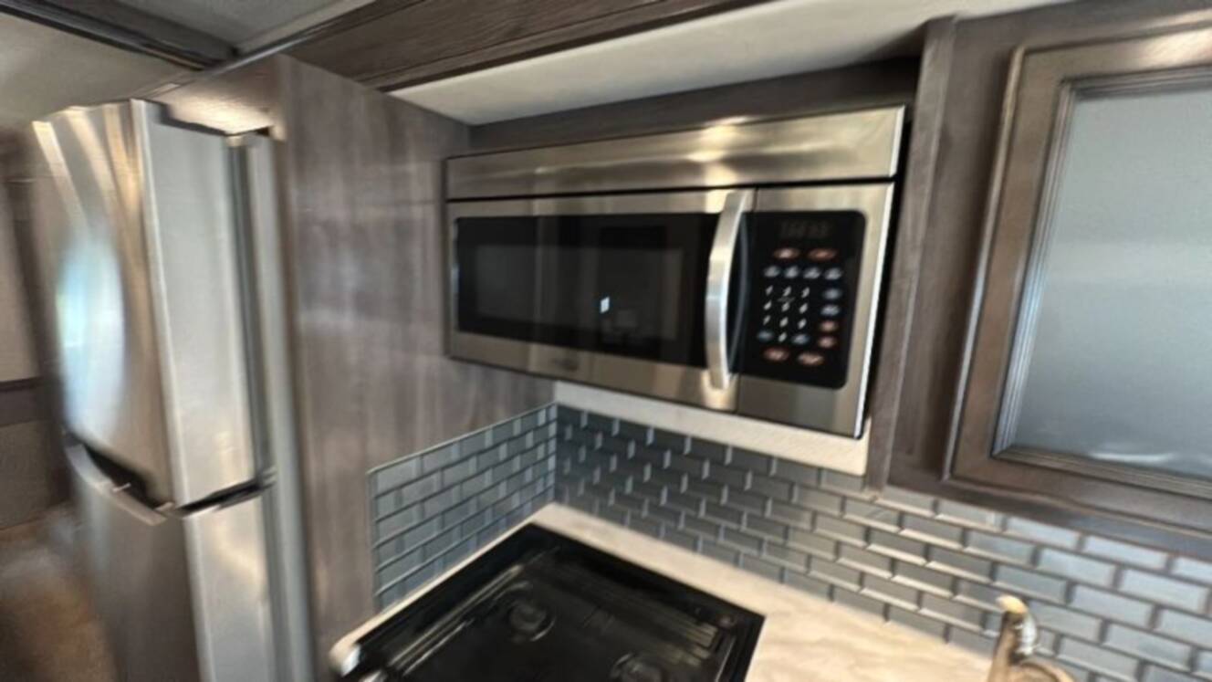 A photo of this 2019 Fleetwood Flair 29M