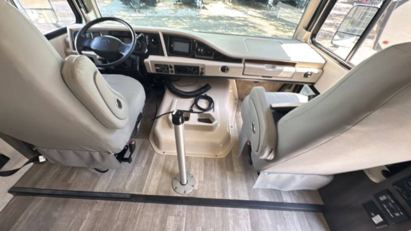 A photo of this 2019 Fleetwood Flair 29M