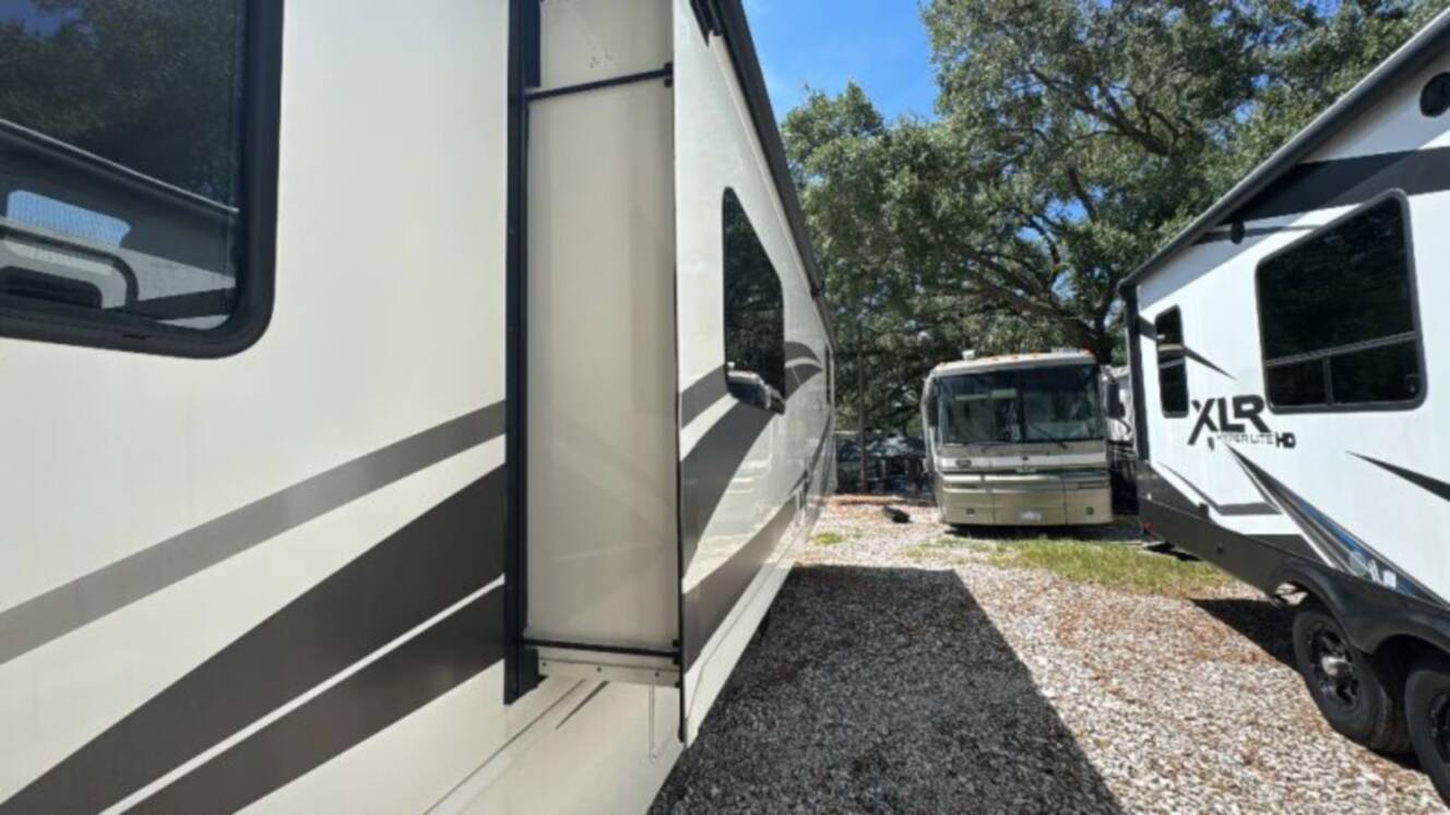 A photo of this 2019 Fleetwood Flair 29M