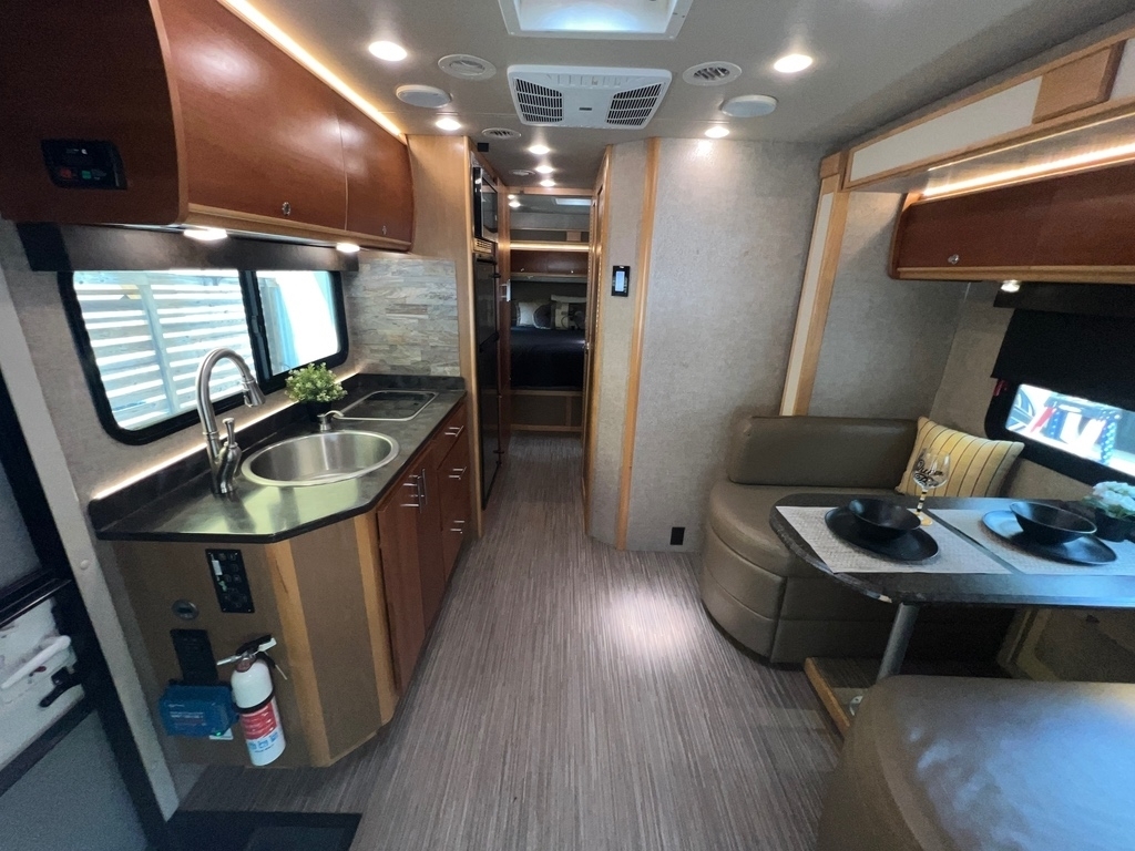 2017 Tiffin Motorhomes Wayfarer 24 QW in charleston SC