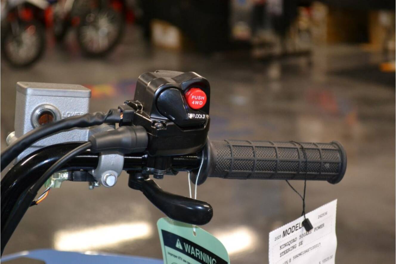 A photo of this 2025 Suzuki KingQuad 500 AXi Power Steering