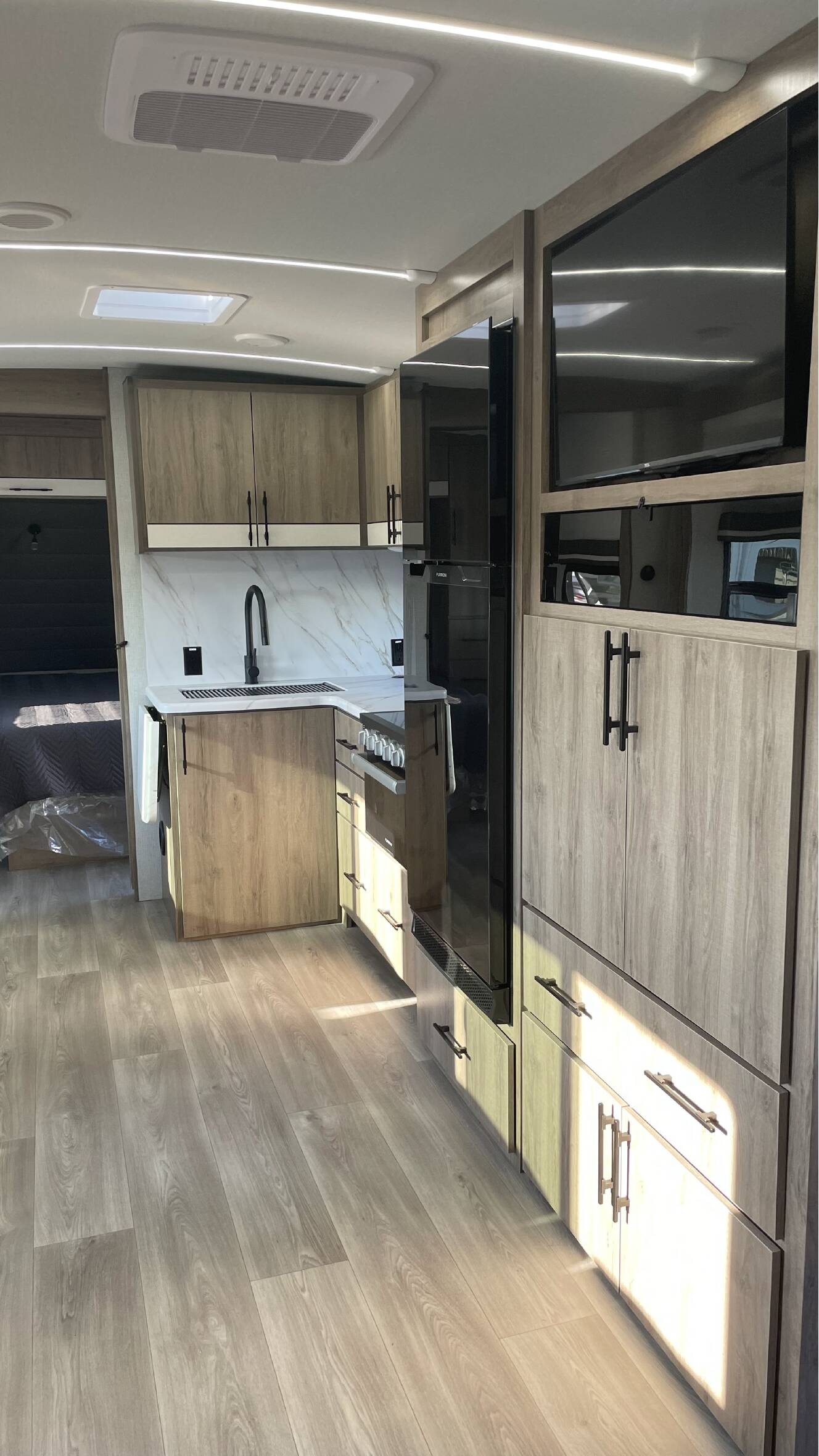 A photo of this 2025 Grand Design IMAGINE 2800BH