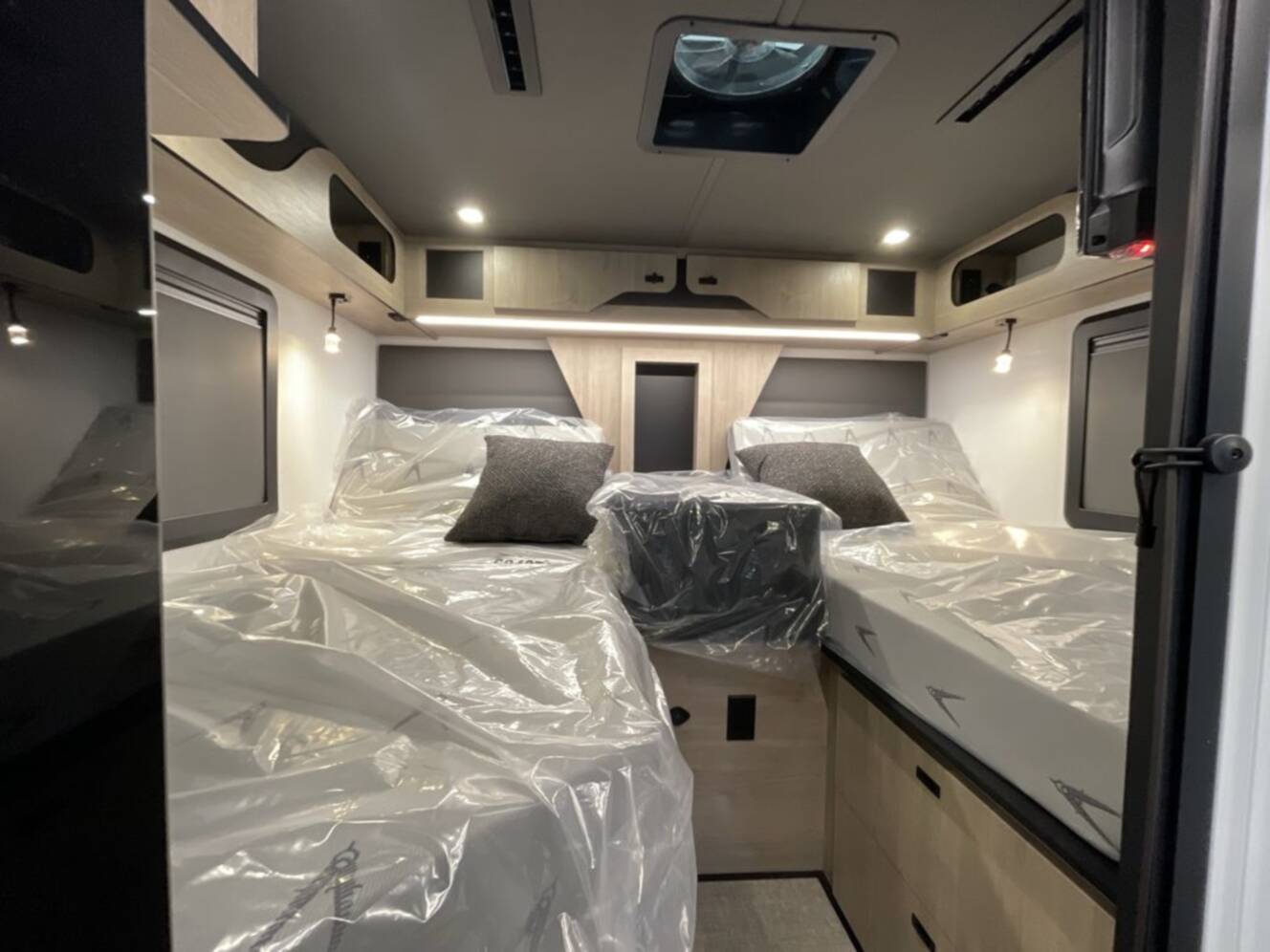 A photo of this 2026 Grand Design Lineage Series M 25TK