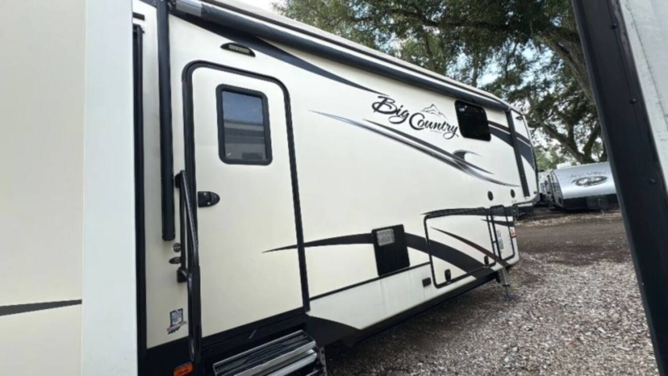 A photo of this 2018 Heartland Big Country Fifth Wheel 3560SS