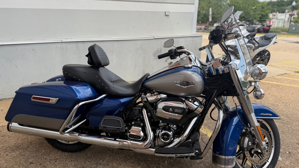 2017 Harley-Davidson ROAD KING in Falls Church, VA