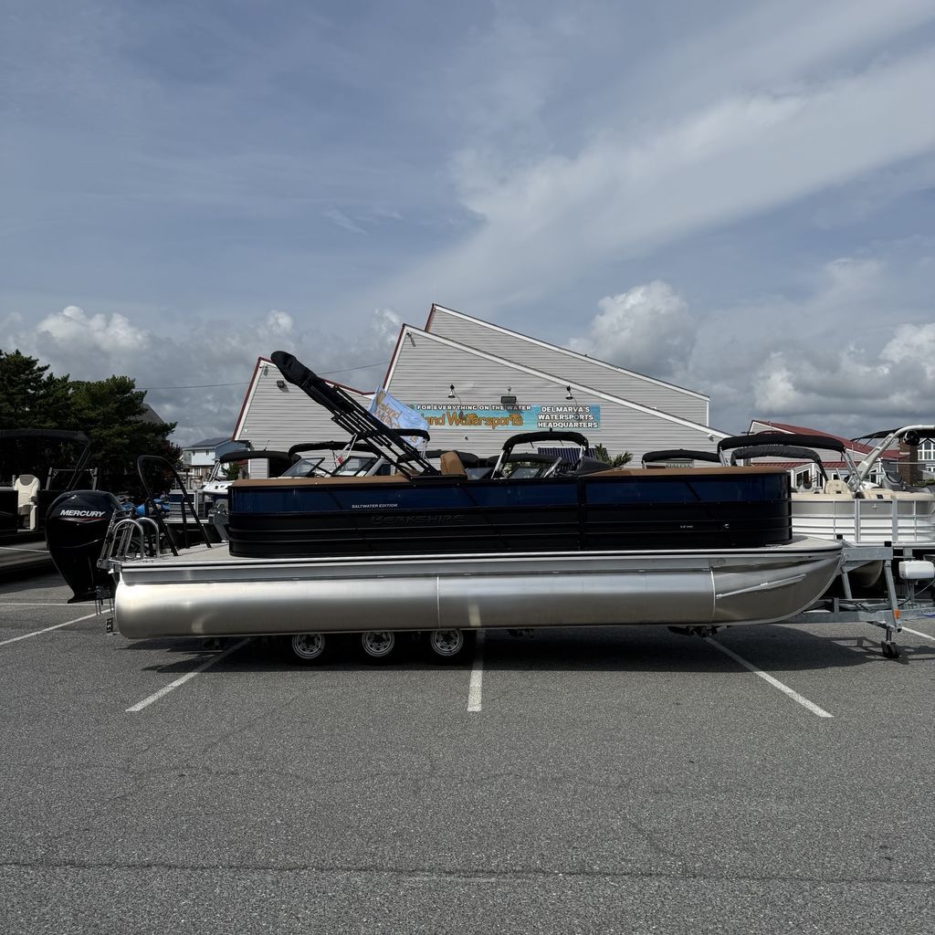 2027 Berkshire Pontoons 22RFX LE 2.75 NAN in fenwick island DE