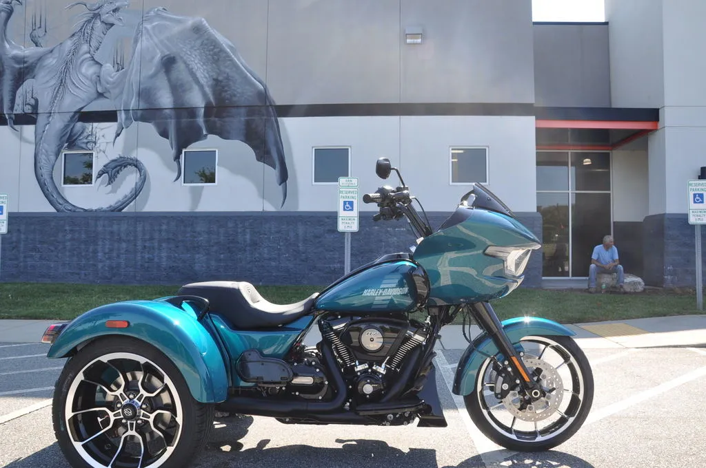2026 Harley-Davidson® FLTRT - Road Glide® 3