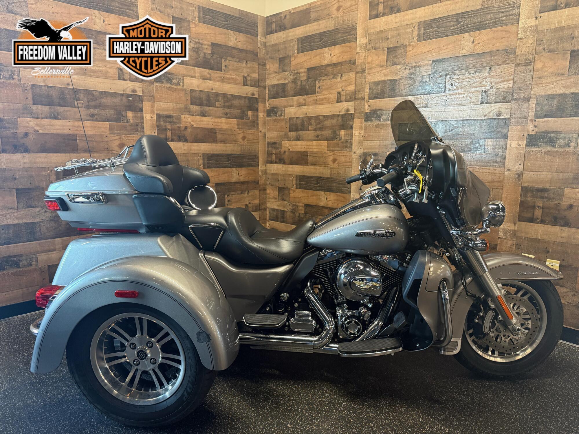 2016 Harley-Davidson Tri Glide Ultra ULTRA CLASSIC in Sellersville, PA