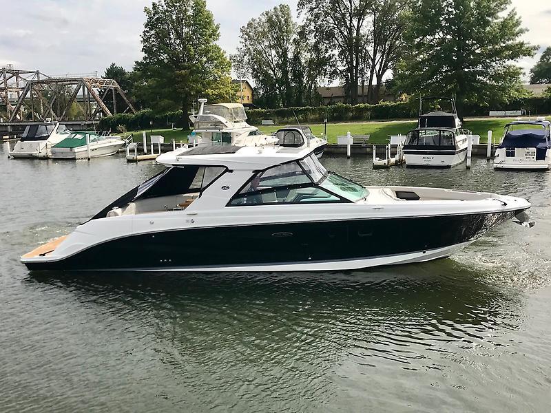 2020 Sea Ray SLX W 230 in michigan city IN