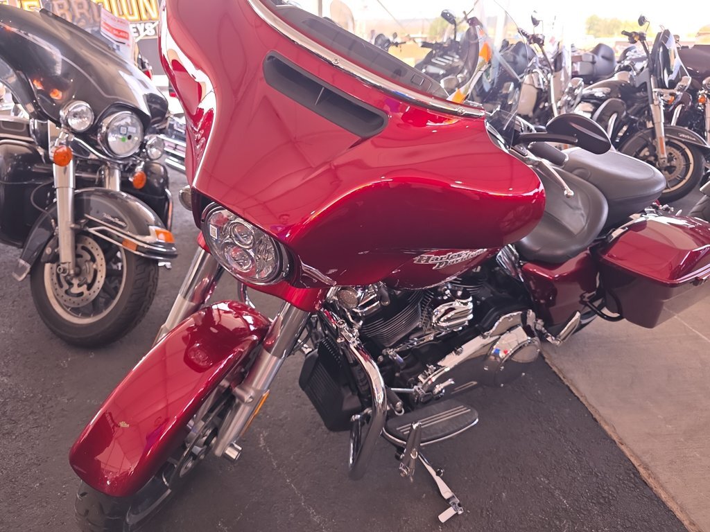 2017 Harley-Davidson STREET GLIDE SPECIAL SPECIAL in Rapid City, SD