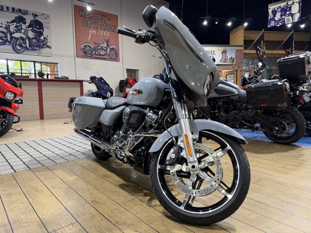 2026 Harley-Davidson Street Glide Dark Billiard Gray LIMITED in Stuart, FL