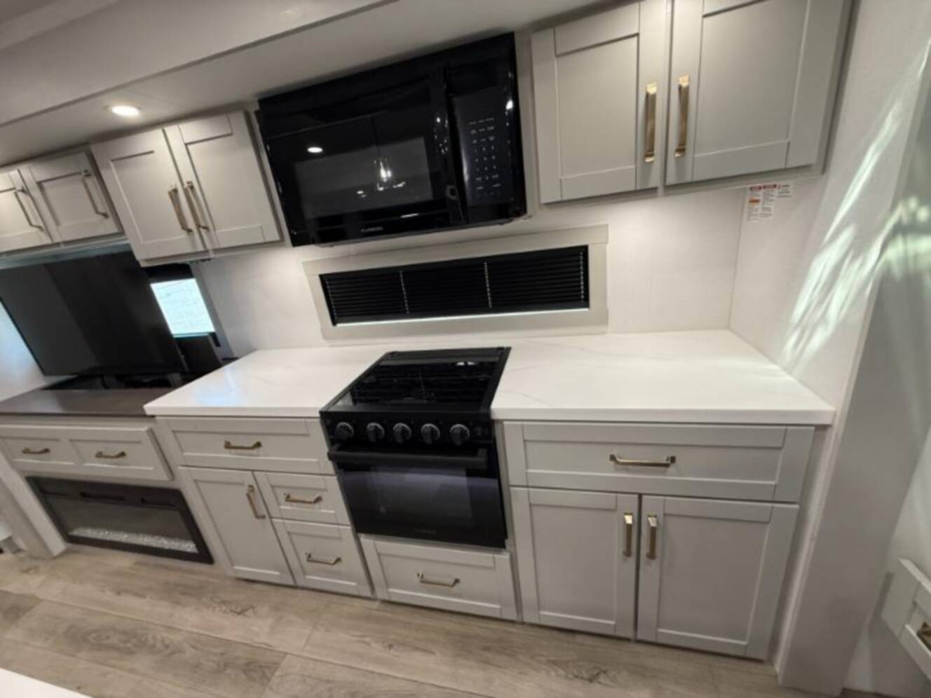 A photo of this 2025 Brinkley Rv Model Z Air 285