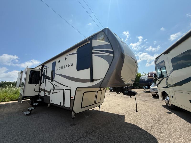 2016 Keystone Montana 3791RD in deforest WI
