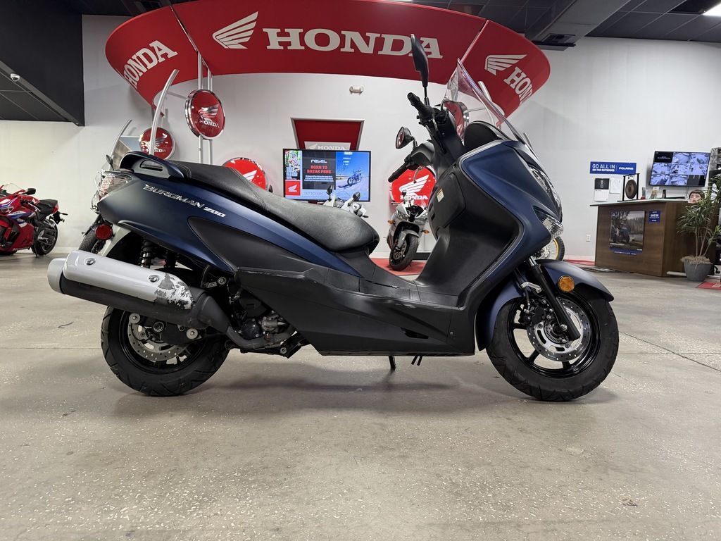 2022 Suzuki Burgman 200 200 in Wesley Chapel, FL