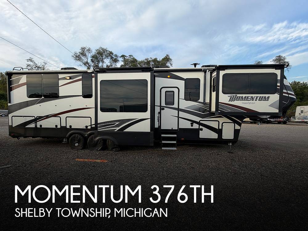 2017 Grand Design Momentum 376TH RV