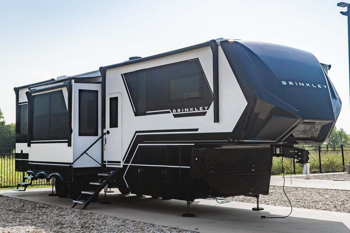 2025 Brinkley Rv Model G 3500 Fifth Wheel Toy Hauler RV