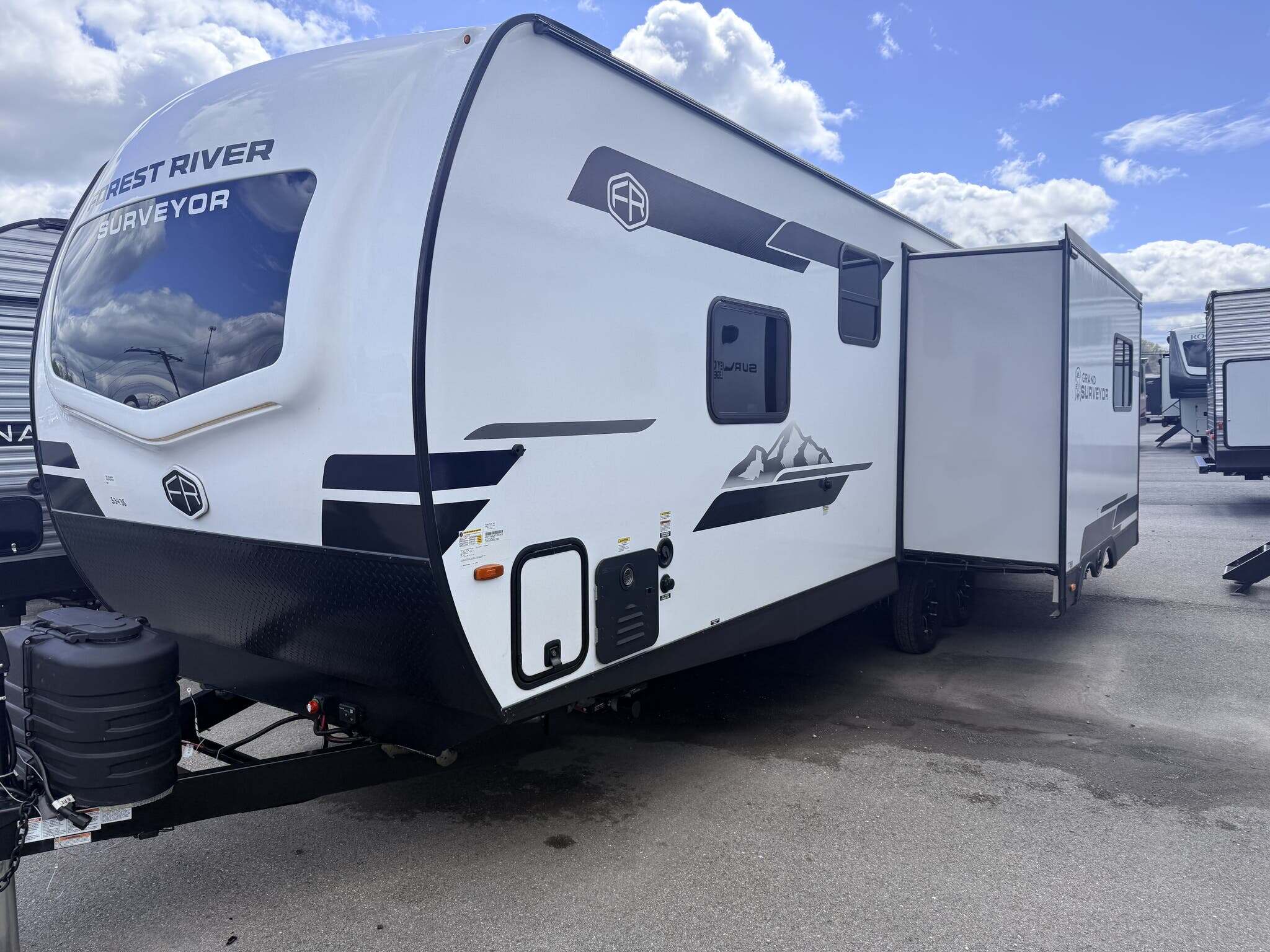 2026 Forest River Grand Surveyor 253RLS in mill hall PA