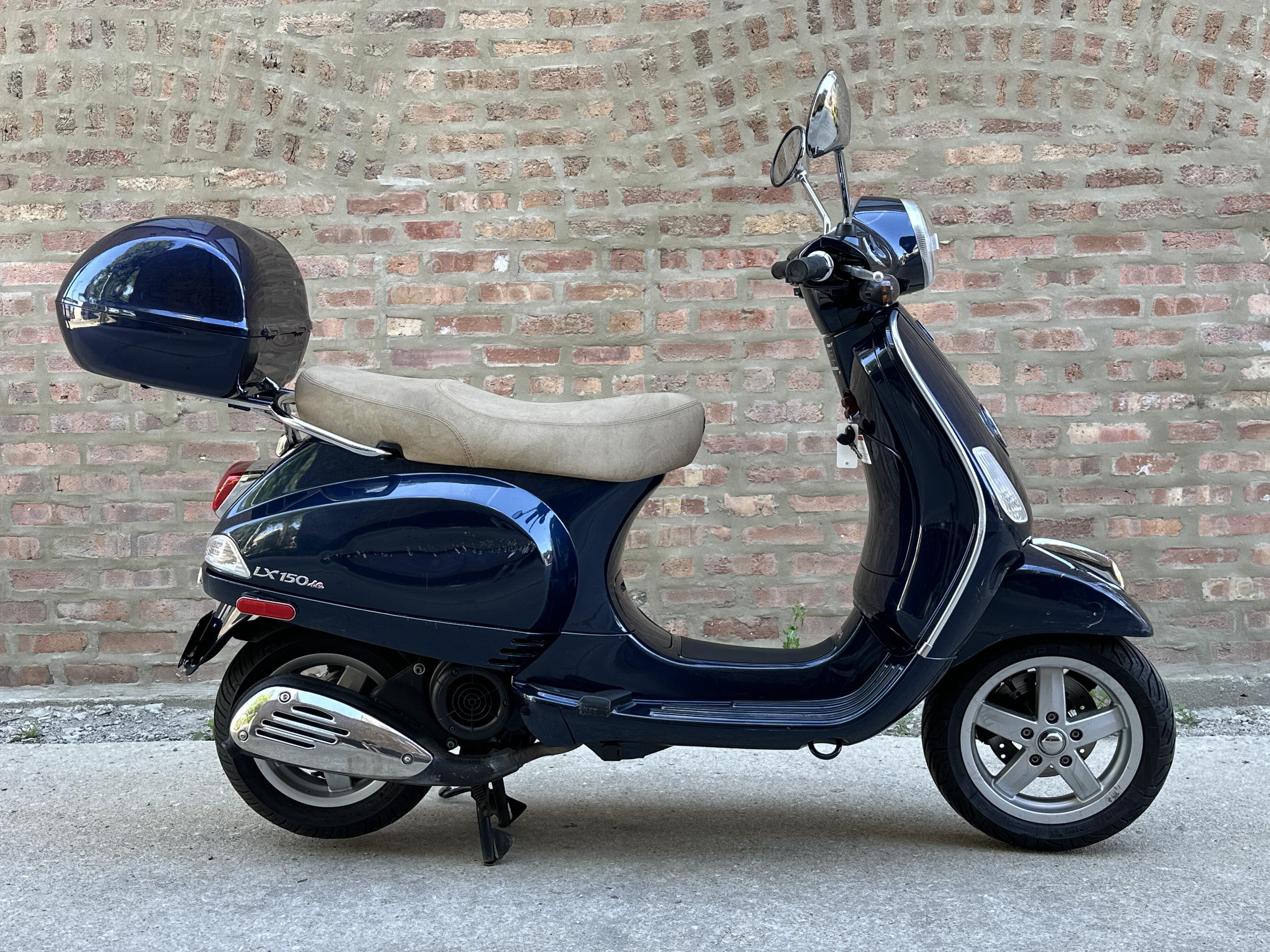 2012 Vespa LX 150 150 in Villa Park, IL