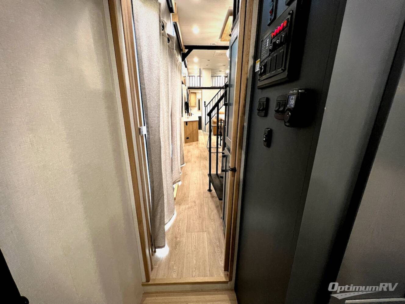 A photo of this 2026 Crossroads Hampton 410PVL