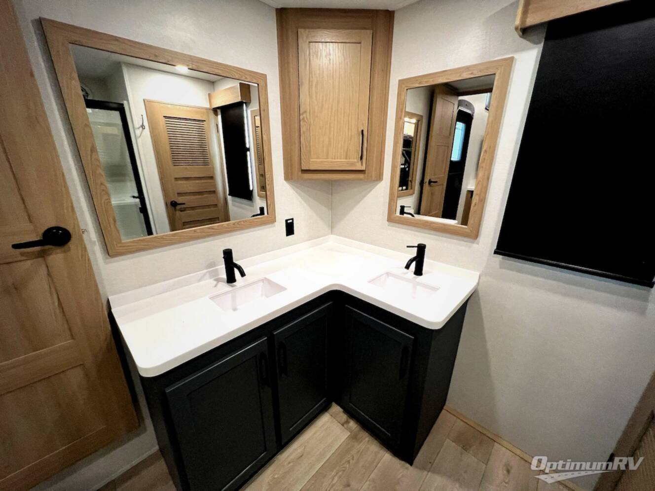A photo of this 2026 Crossroads Hampton 410PVL