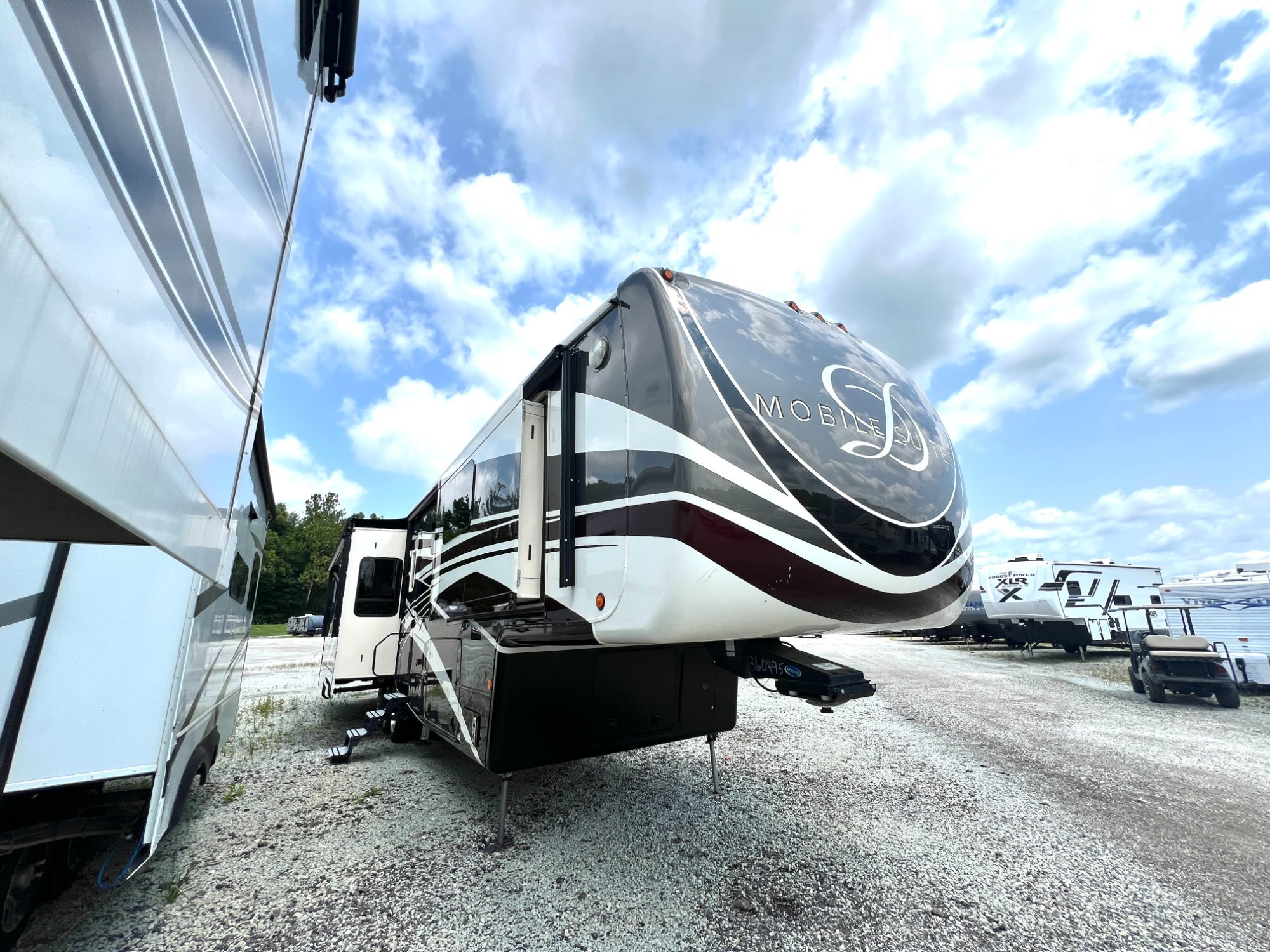 2018 DRV MOBILE SUITES Memphis M-44 in wabash IN