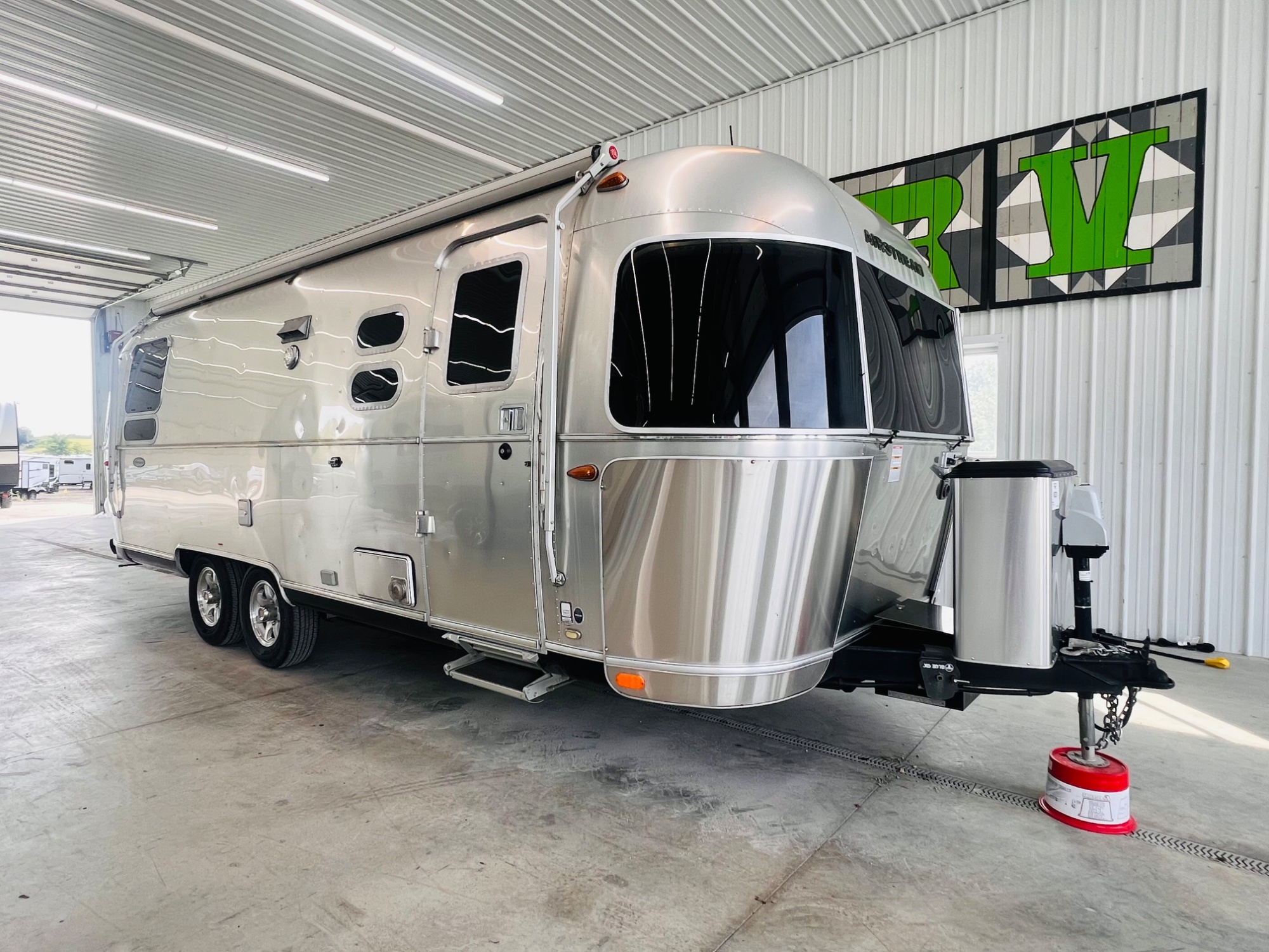 2019 Airstream Flying Cloud 25RB in wabash IN